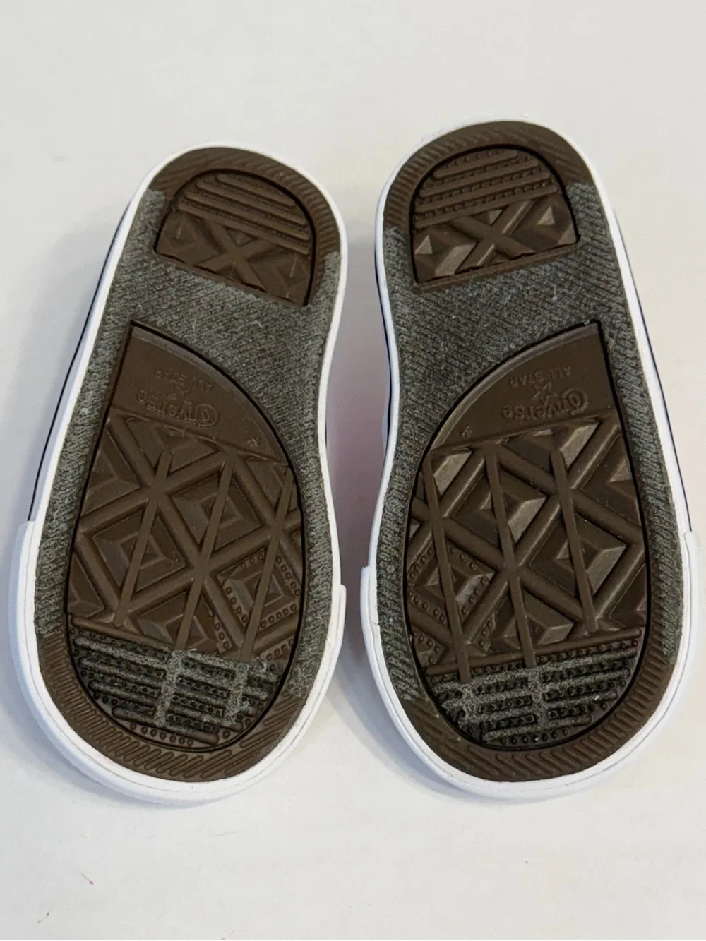 Converse Chuck Taylor All Star Low Top Sneaker infant size 6
